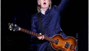 Paul McCartney hace vibrar a Buenos Aires entre clásicos de The Beatles y guiños al público argentino