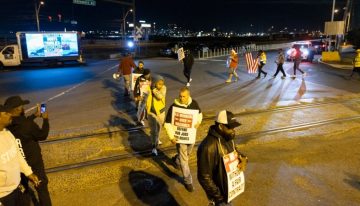 Estibadores de puertos desde Maine a Texas en huelga que podría causar desabastecimiento