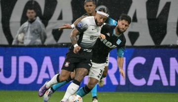 Copa Sudamericana: Racing iguala 2-2 con Corinthians en la ida de la semifinal