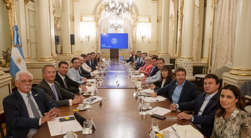 Una nueva foto de radicales en la Casa Rosada aceleró la ruptura del bloque: se van 12 diputados