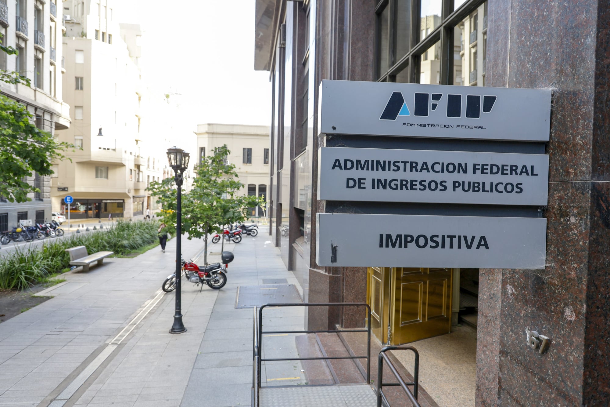 La cartel de la Administración Federal de Ingresos Públicos (AFIP)