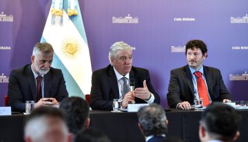 El Gobierno aclaró por qué no se incluyó a las Malvinas en un mapa exhibido en un acto oficial