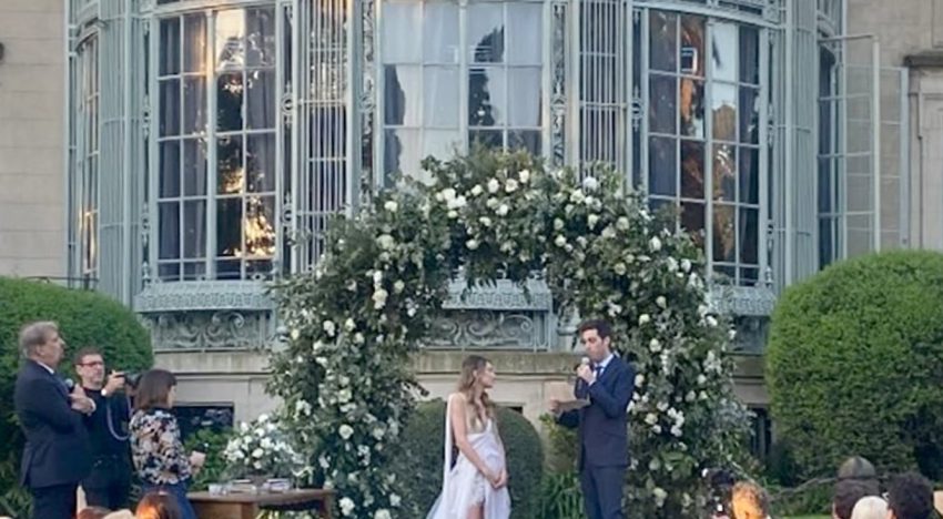 En fotos. La romántica boda civil de Milagros Blaquier y Máximo Diez, el hijo de Evelyn Scheidl, en el Palacio Sans Souci