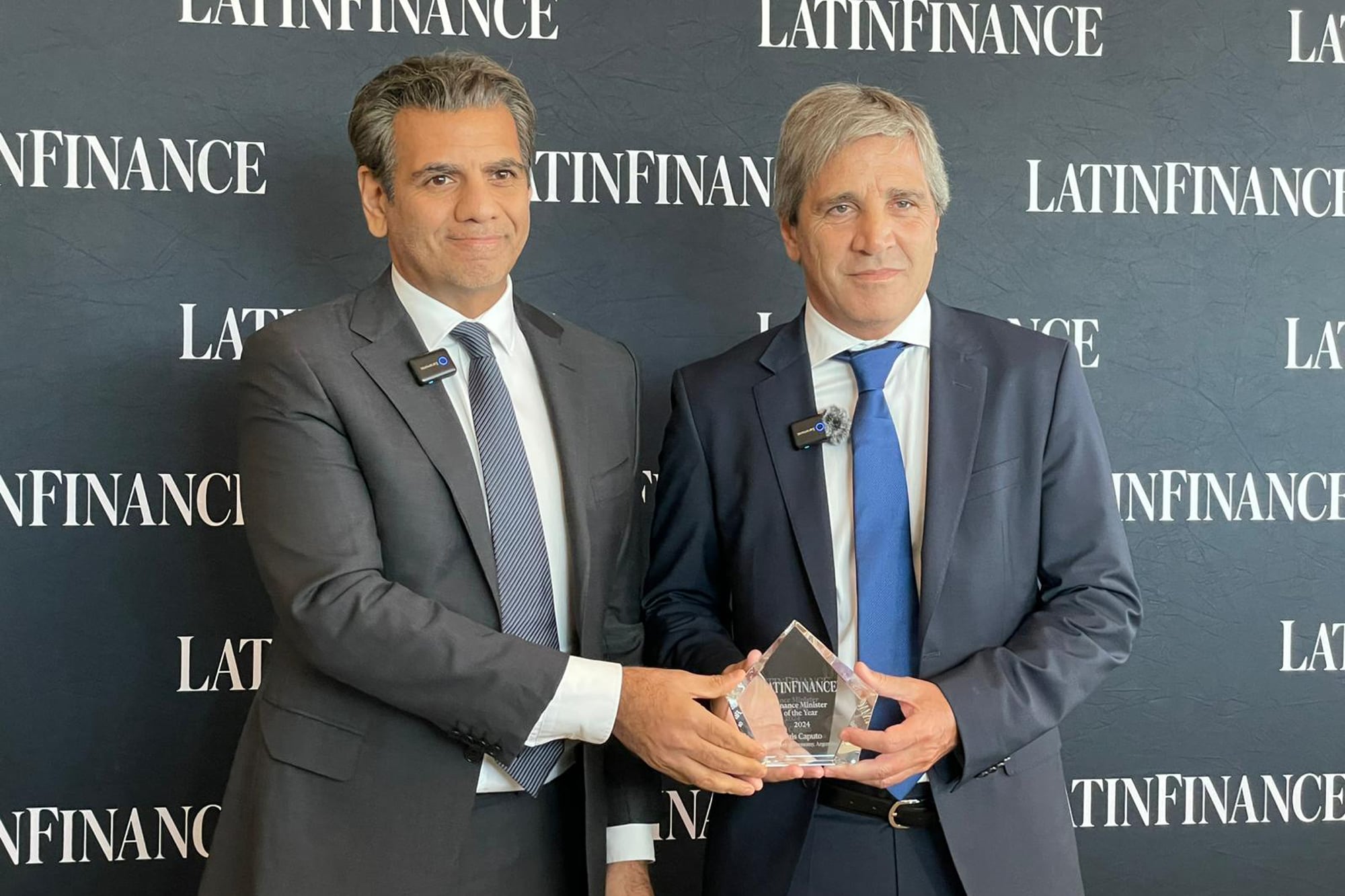 Luis Caputo recibió esta semana un premio