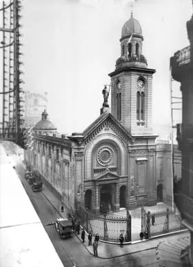 La parroquia de San Nicolás de Bari se inauguró como tal en 1769 y se demolió en 1931