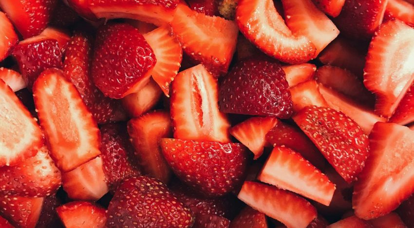 3 postres fáciles y con pocos ingredientes para aprovechar la época de la frutilla