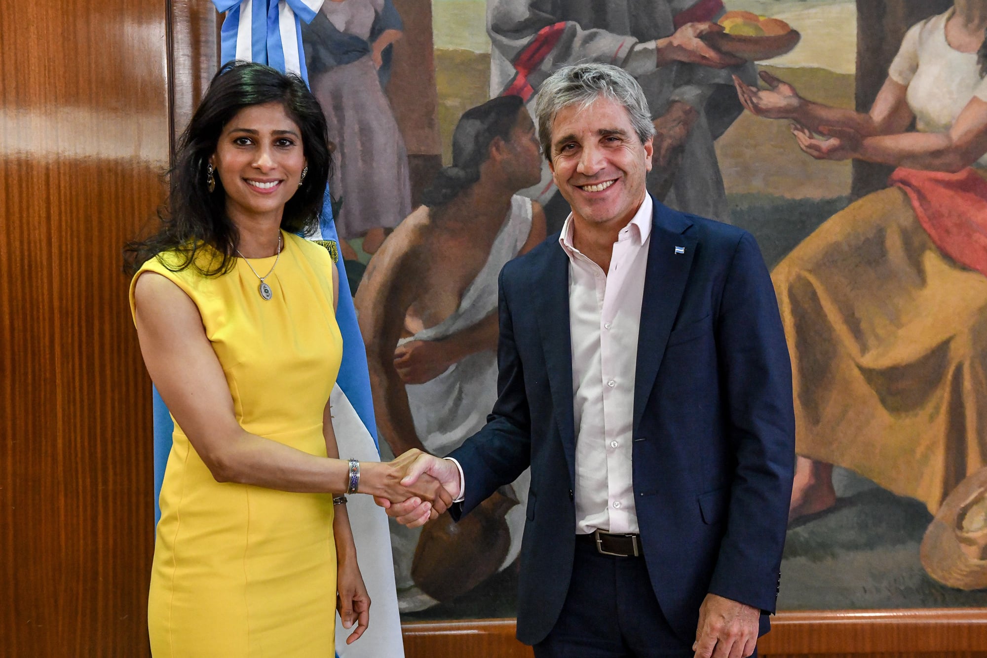 Reunión de Luis Caputo y Gita Gopinath del FMI