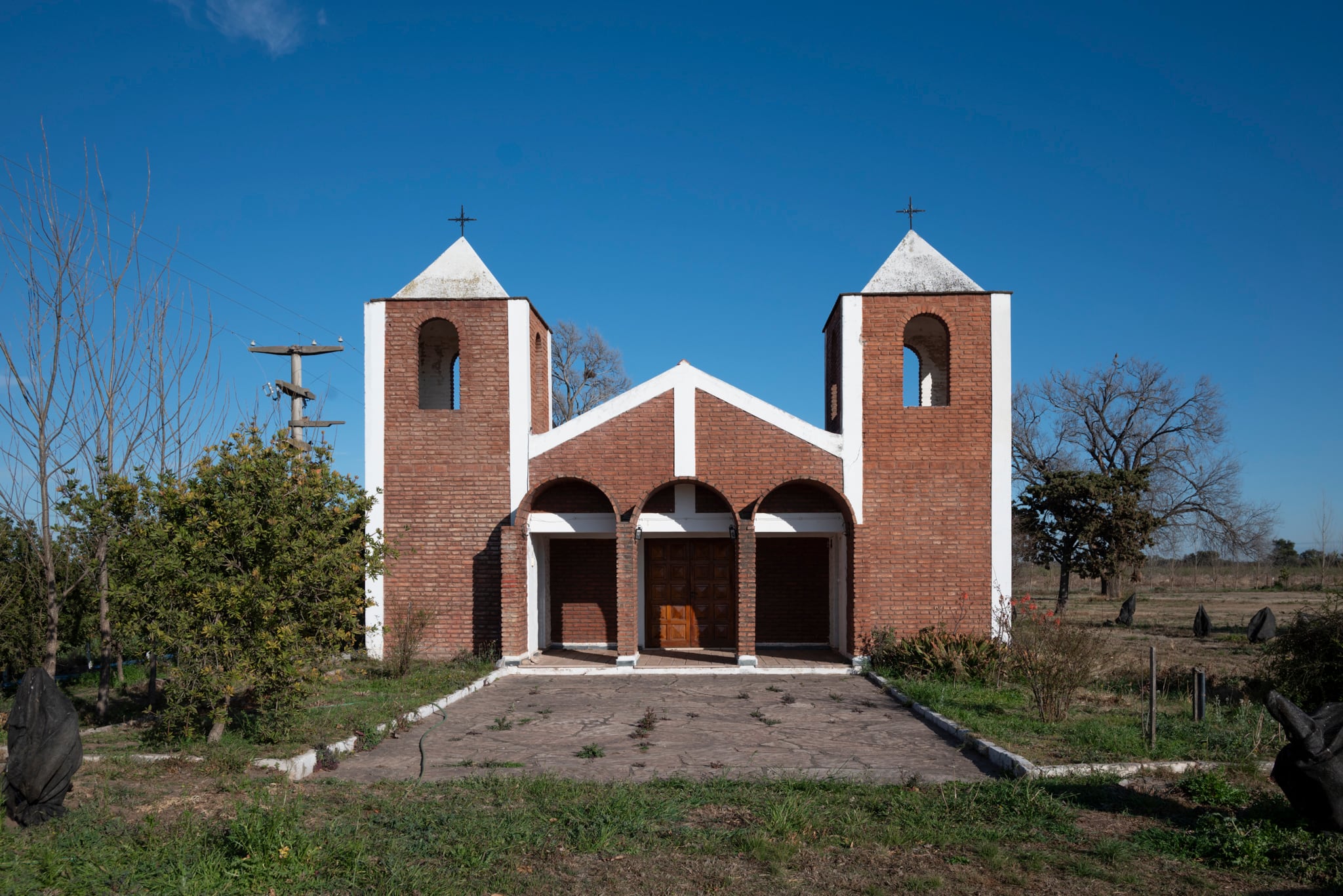 La capilla donde están enterrados los restos de Malvezzi, el dueño de Güerrín en su época dorada. En este campo tenía el tambo en el que producía su mozzarella.