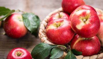 Cómo hacer una tarta de manzana con solamente 4 ingredientes