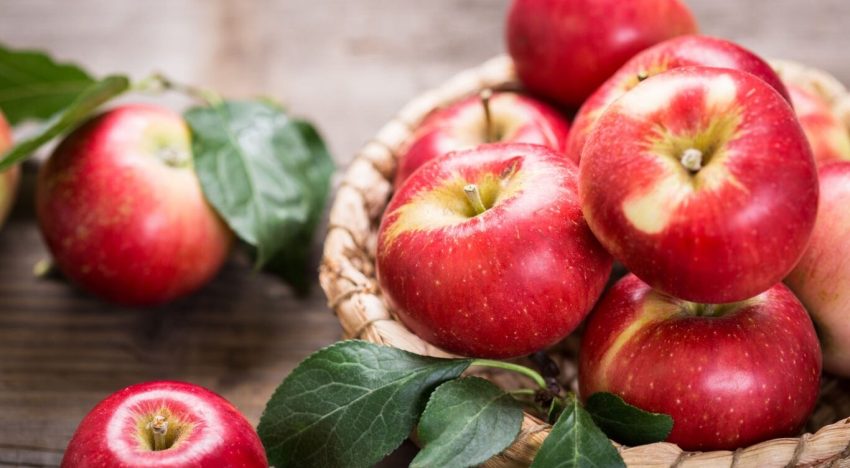 Cómo hacer una tarta de manzana con solamente 4 ingredientes