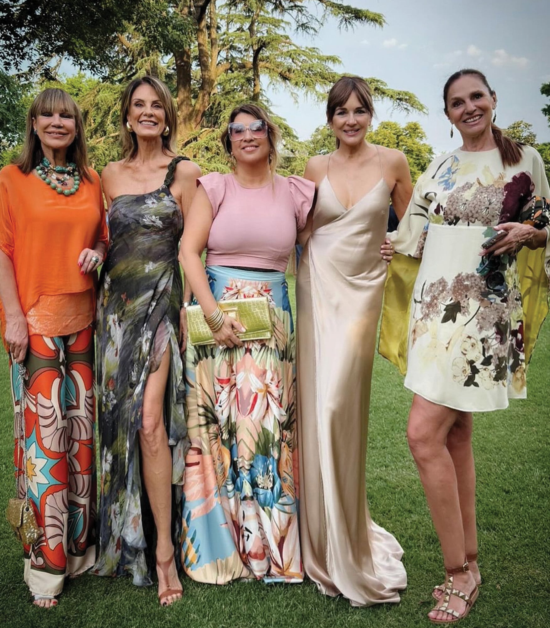 El divertido grupo de las amigas de Evelyn Scheidl. De izquierda a derecha, Mora Furtado, Nequi Galotti, Nata Álvarez, Andrea Frigerio y Ginette Reynal.