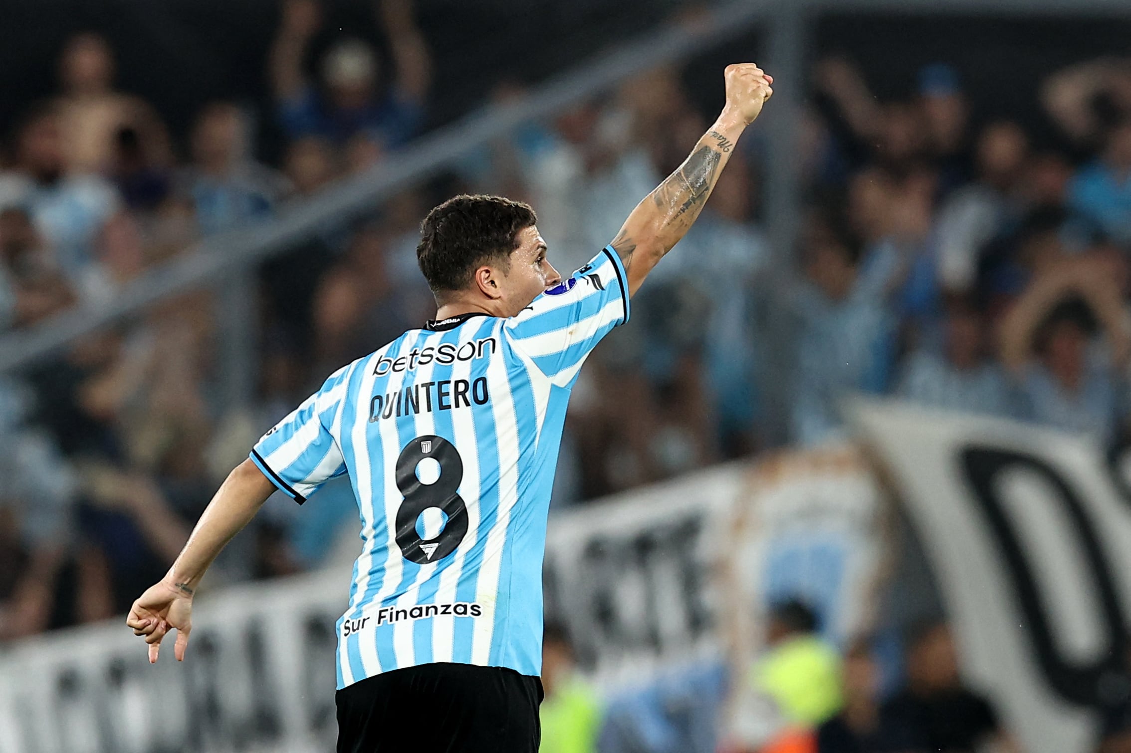 Juan Fernando Quintero, la figura del primer tiempo en la cancha de Racing