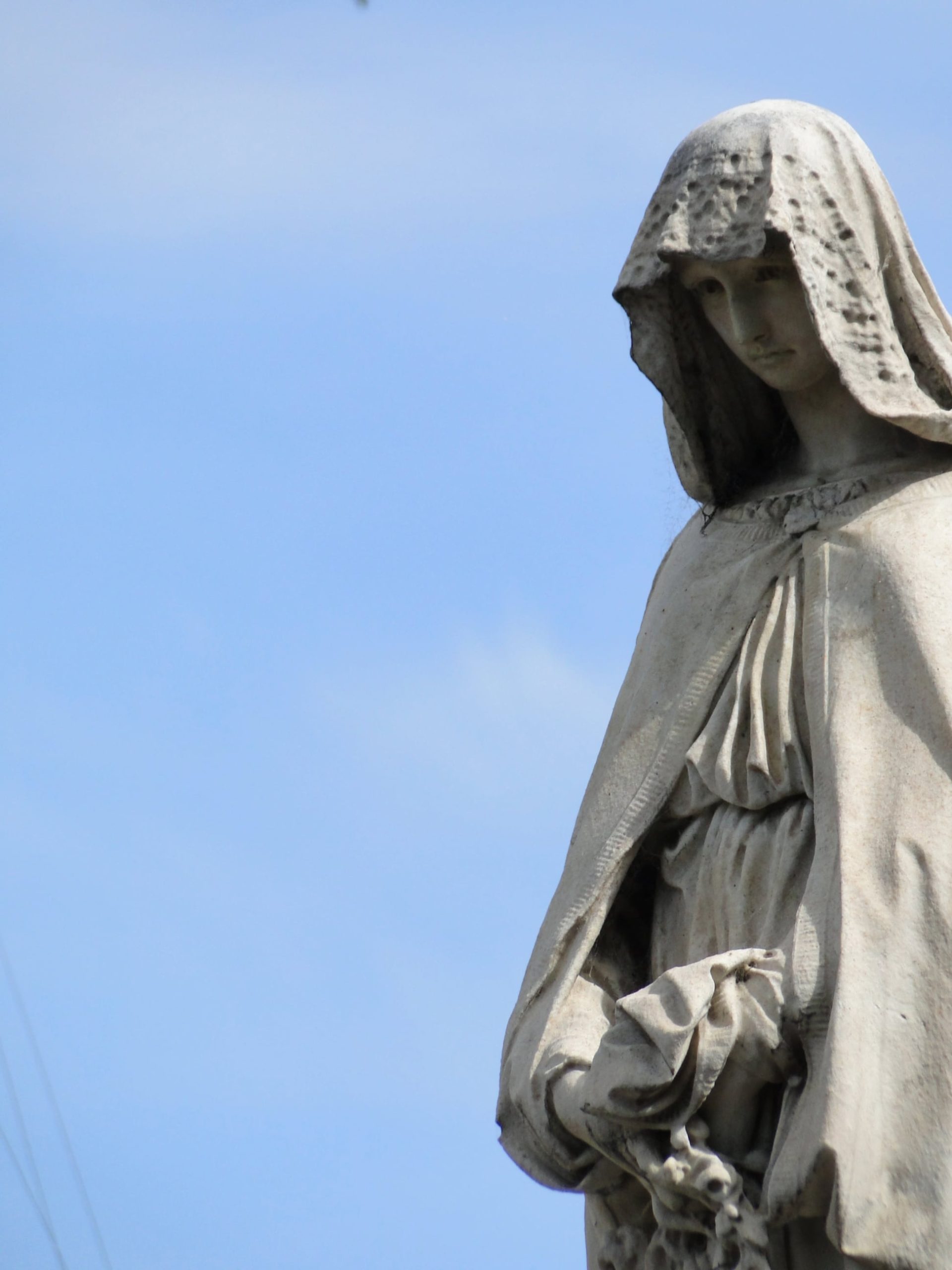 La Dolorosa, escultura de Antonio Tantardini.