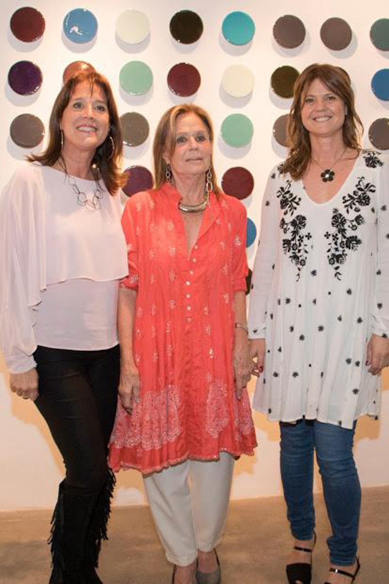 Junto con María y Jacinta, sus dos hijas. 