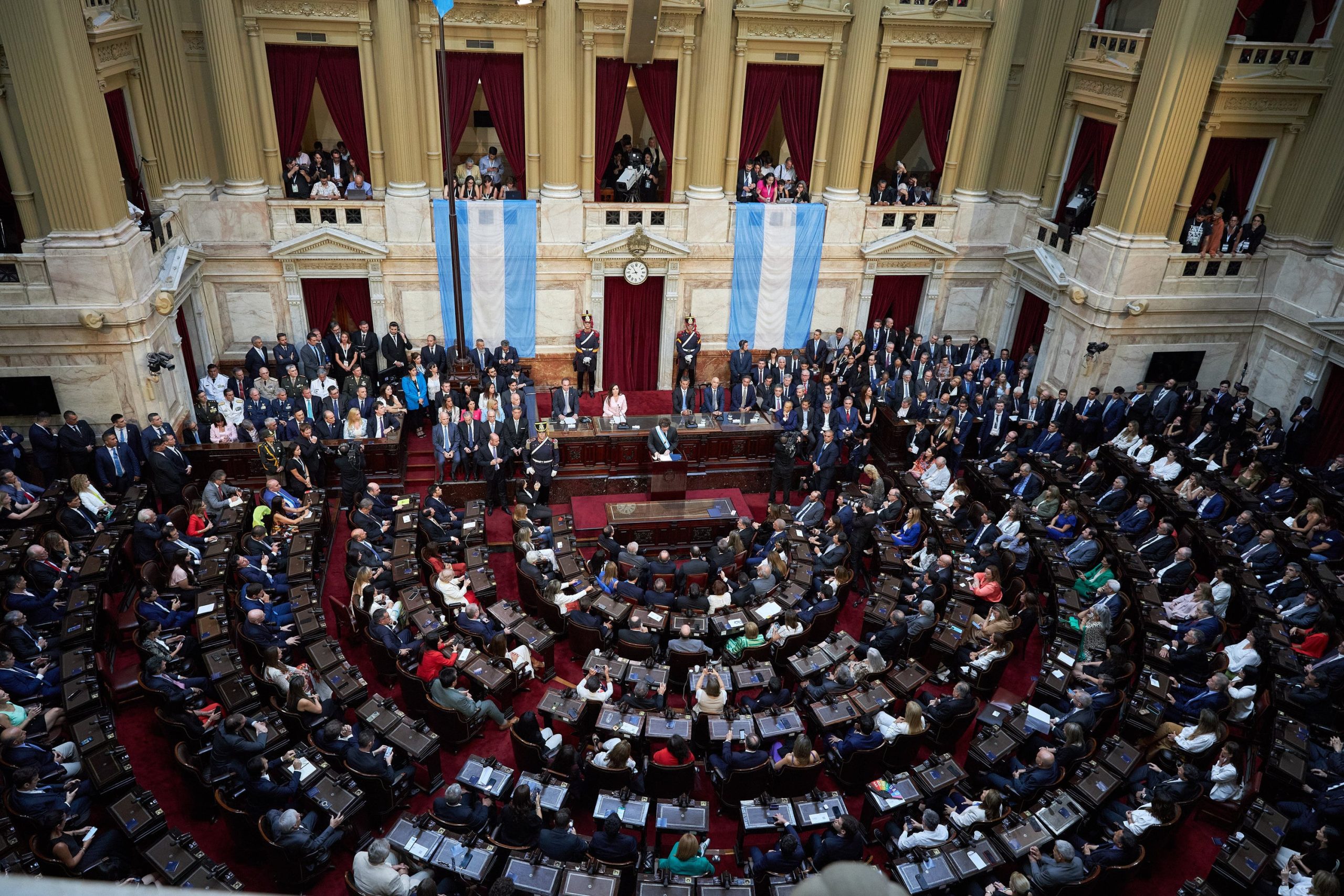 La próxima elección no tendrá eufemismos ni se pondrá el eje en los candidatos. Se librará en el terreno de las ideas y con fuerte foco en ganar bancas en el Senado, anticipan los libertarios