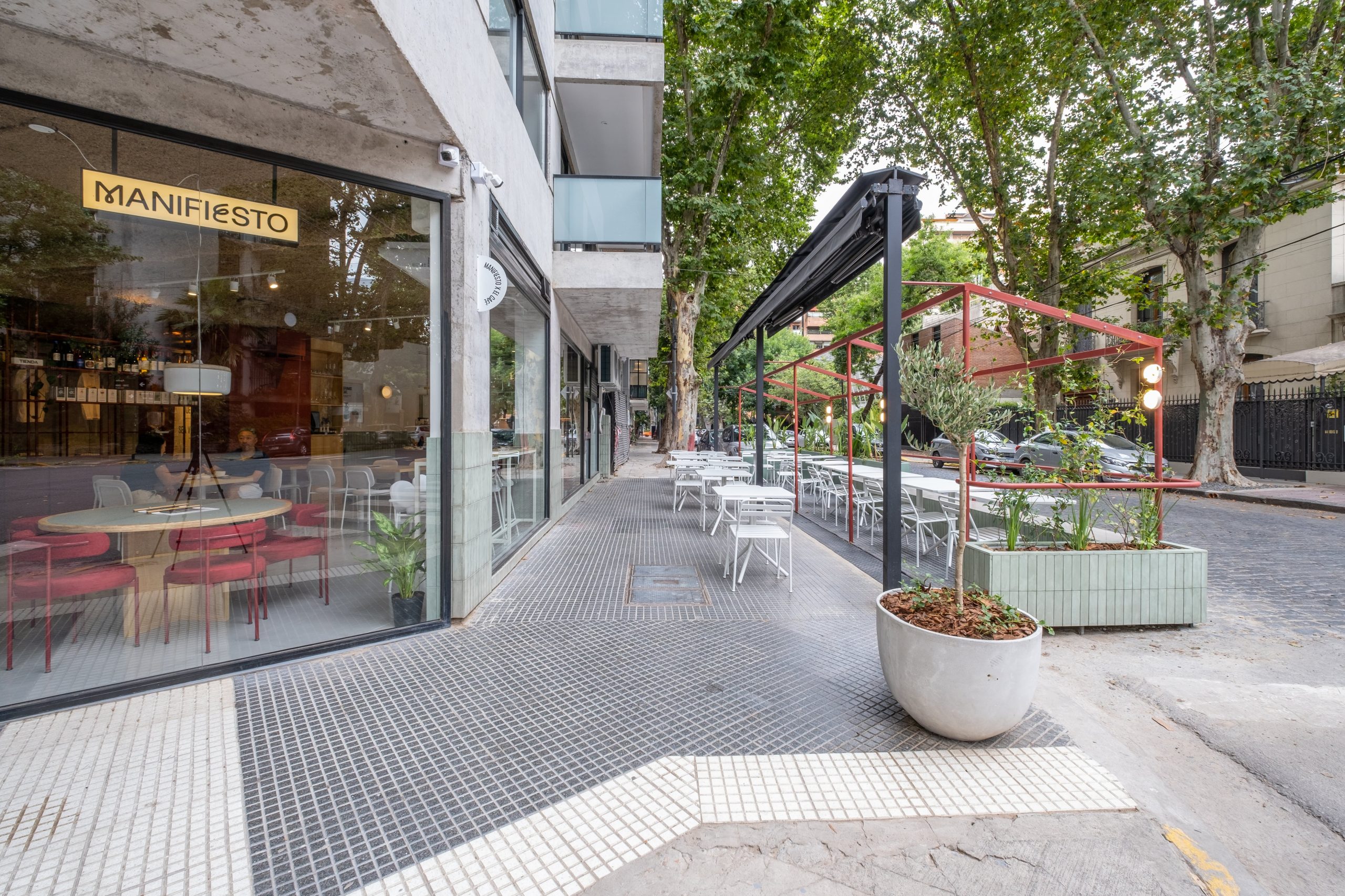 Manifiesto abrió en una zona del barrio en la que nunca había habido muchas propuestas gastronómicas.