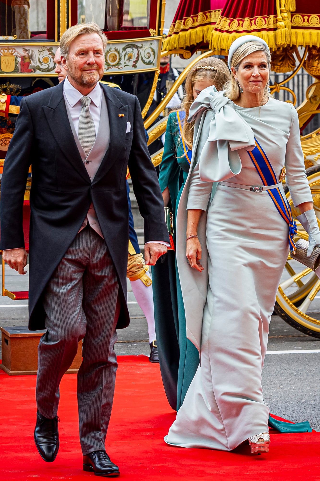 La reina estrenó vestido durante el Día del Príncipe 