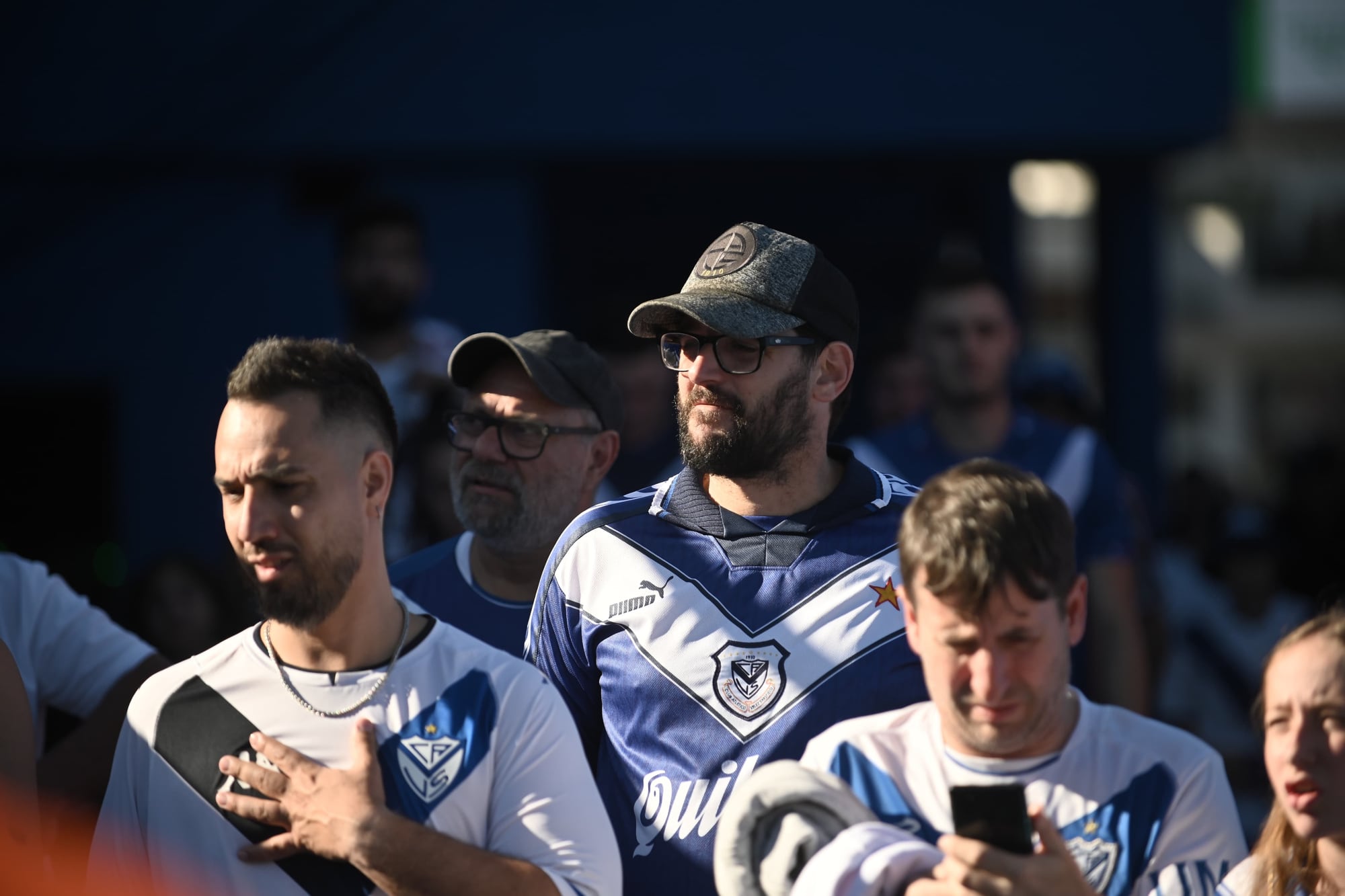 Los hinchas de Vélez aguardaron por sus futbolistas