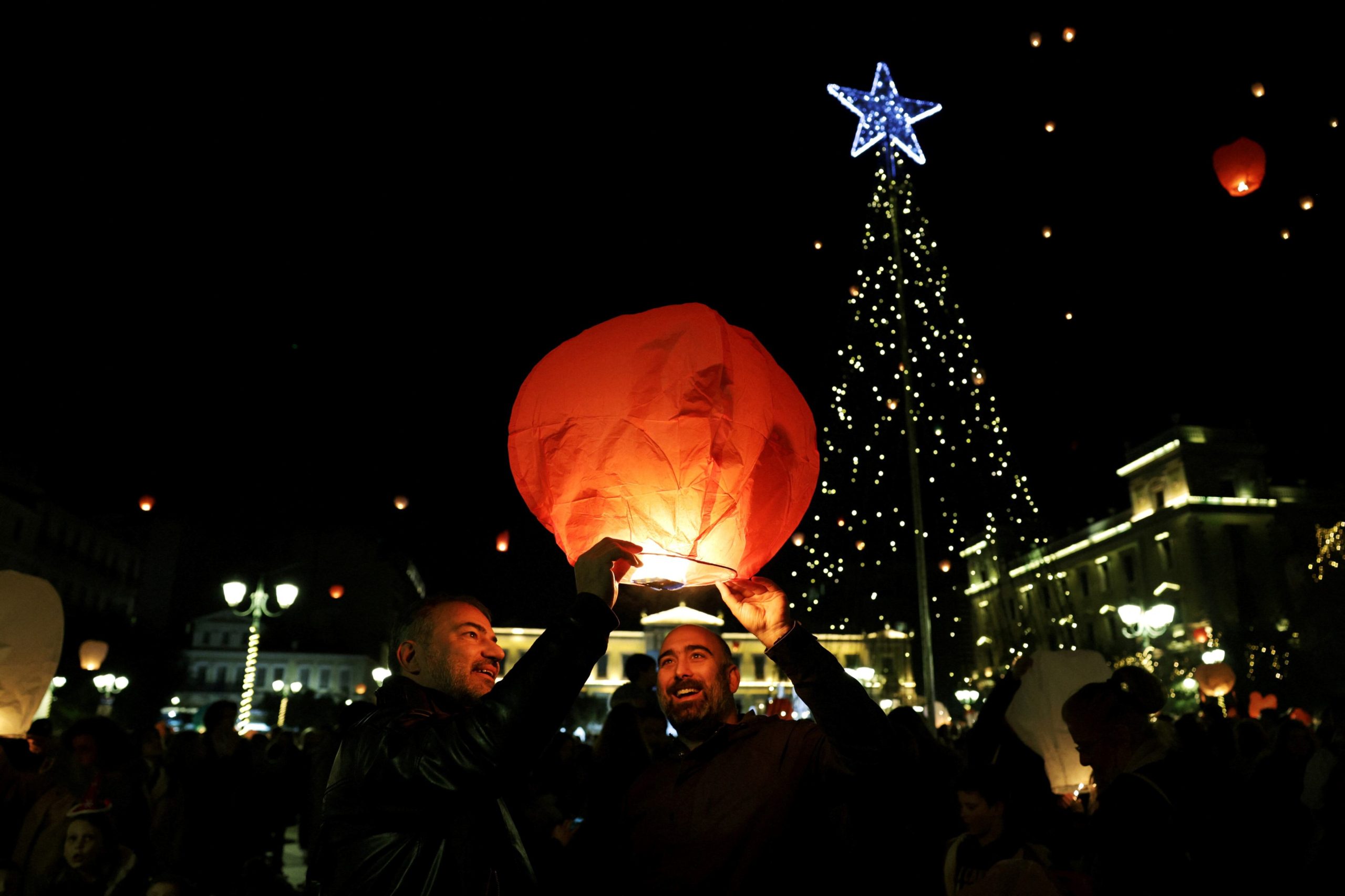 La Navidad llegó a Grecia. (Foto: Louiza Vradi/Reuters)