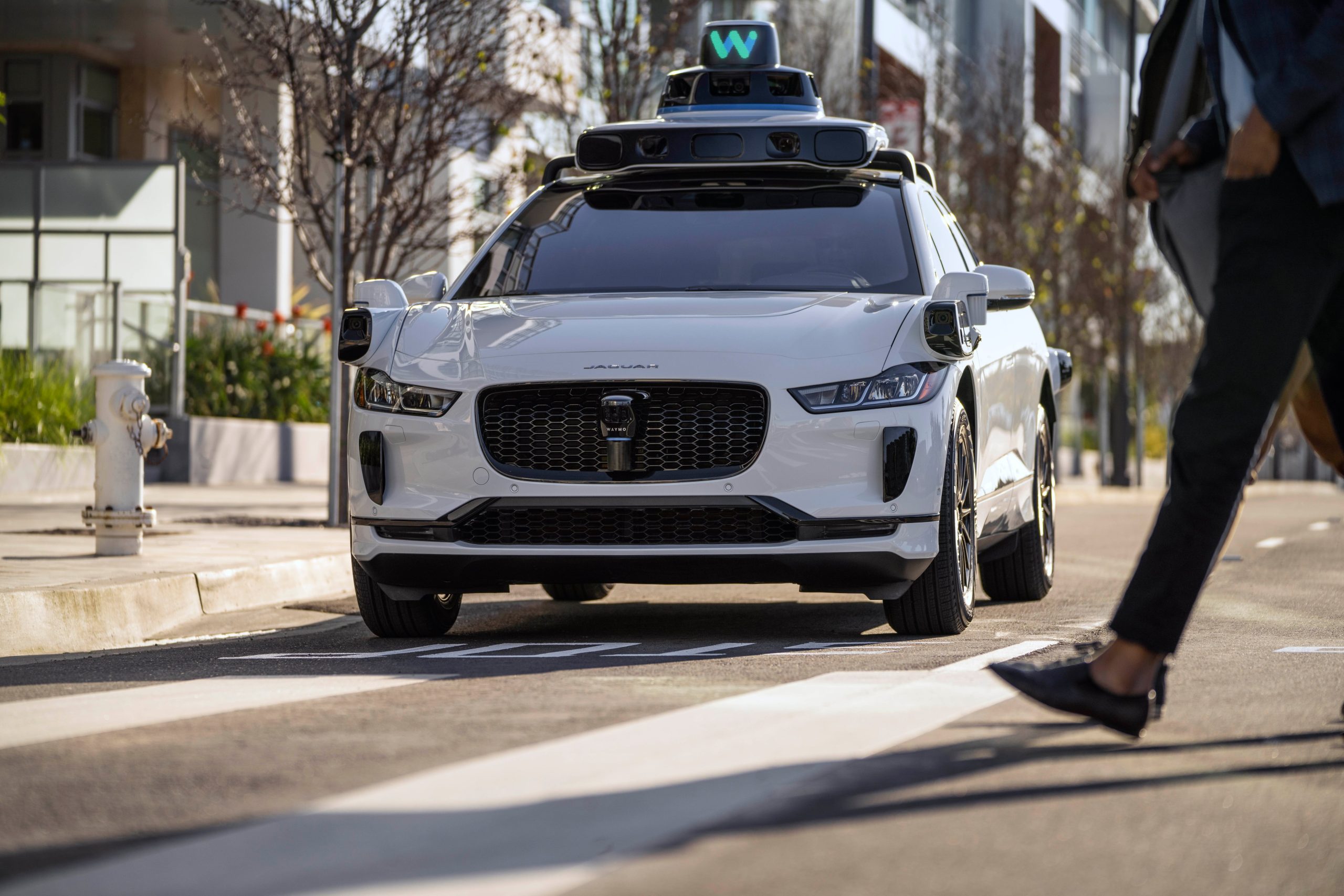 Waymo anunció que implementará robotaxis en Miami para 2026 