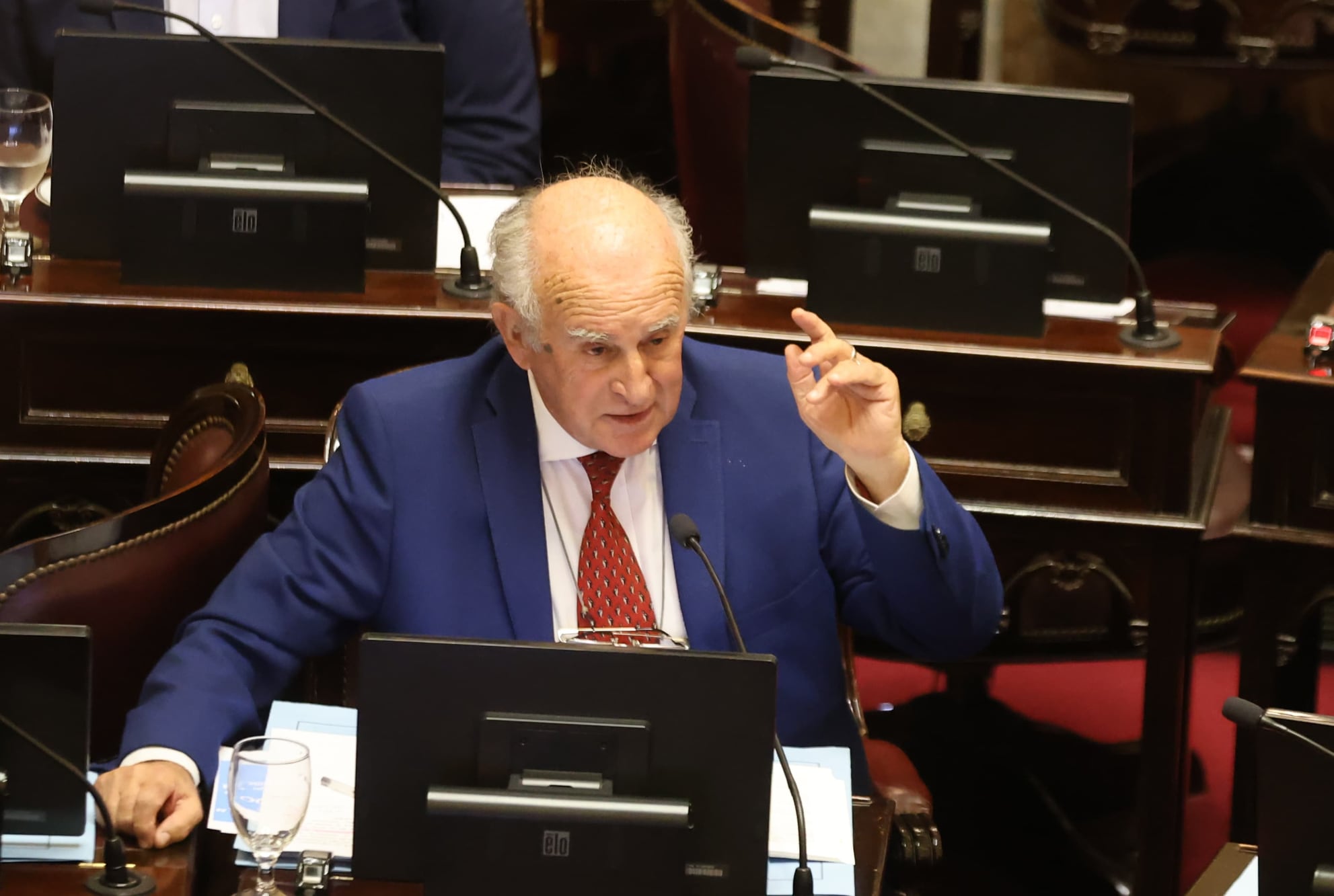 Oscar Parrilli también afronta un pedido de suspensión en el Senado por estar procesado en la causa en la que se investiga un pacto con Irán