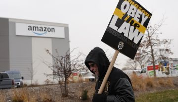 Qué reclaman los trabajadores de Amazon y por qué convocaron a una huelga en EE.UU.