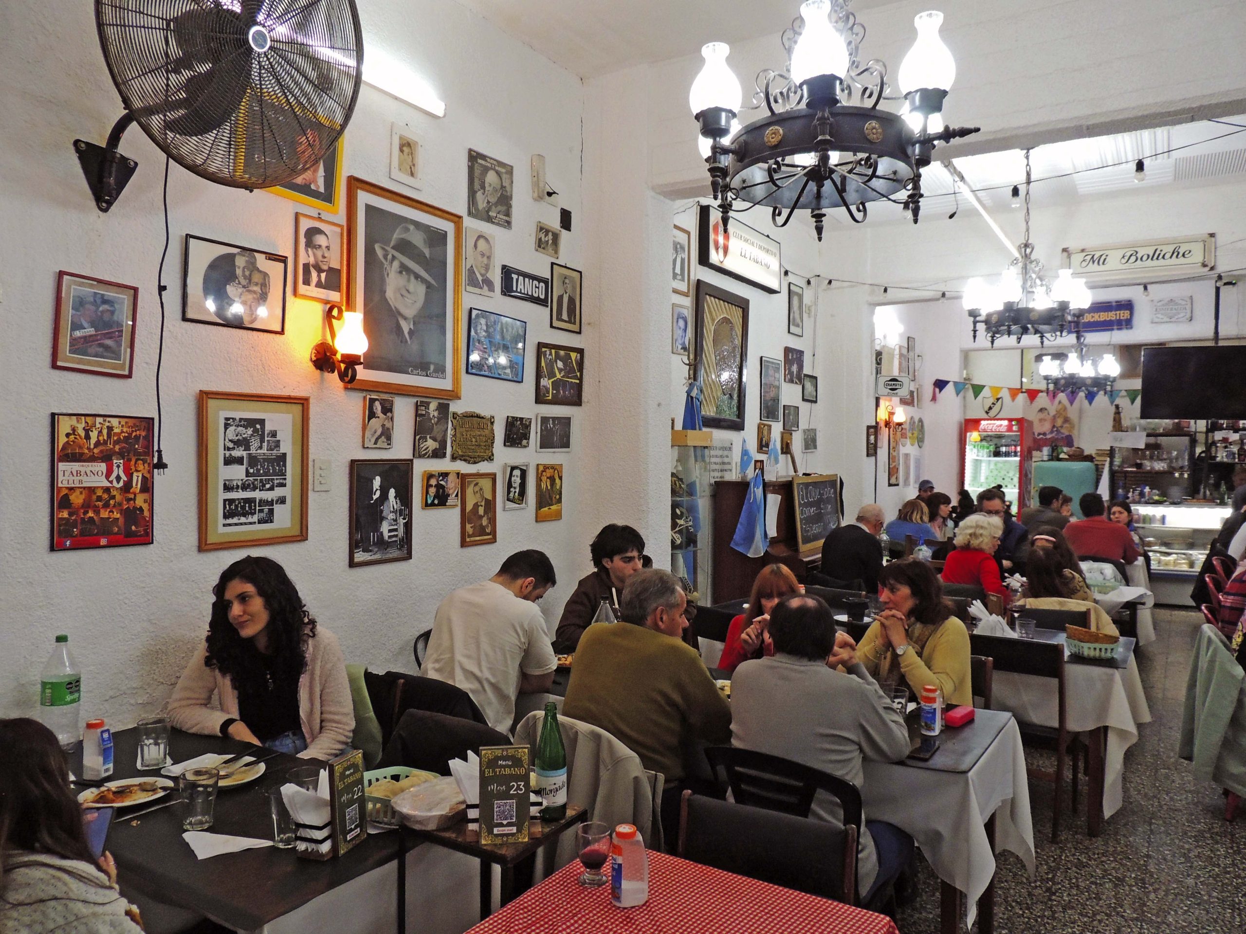 El Tábano, el popular restaurante barrial.