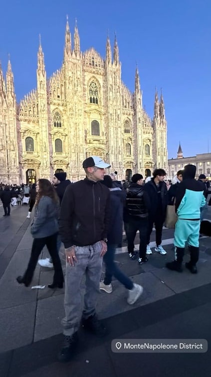 L-Gante en la Piazza del Duomo de Milano