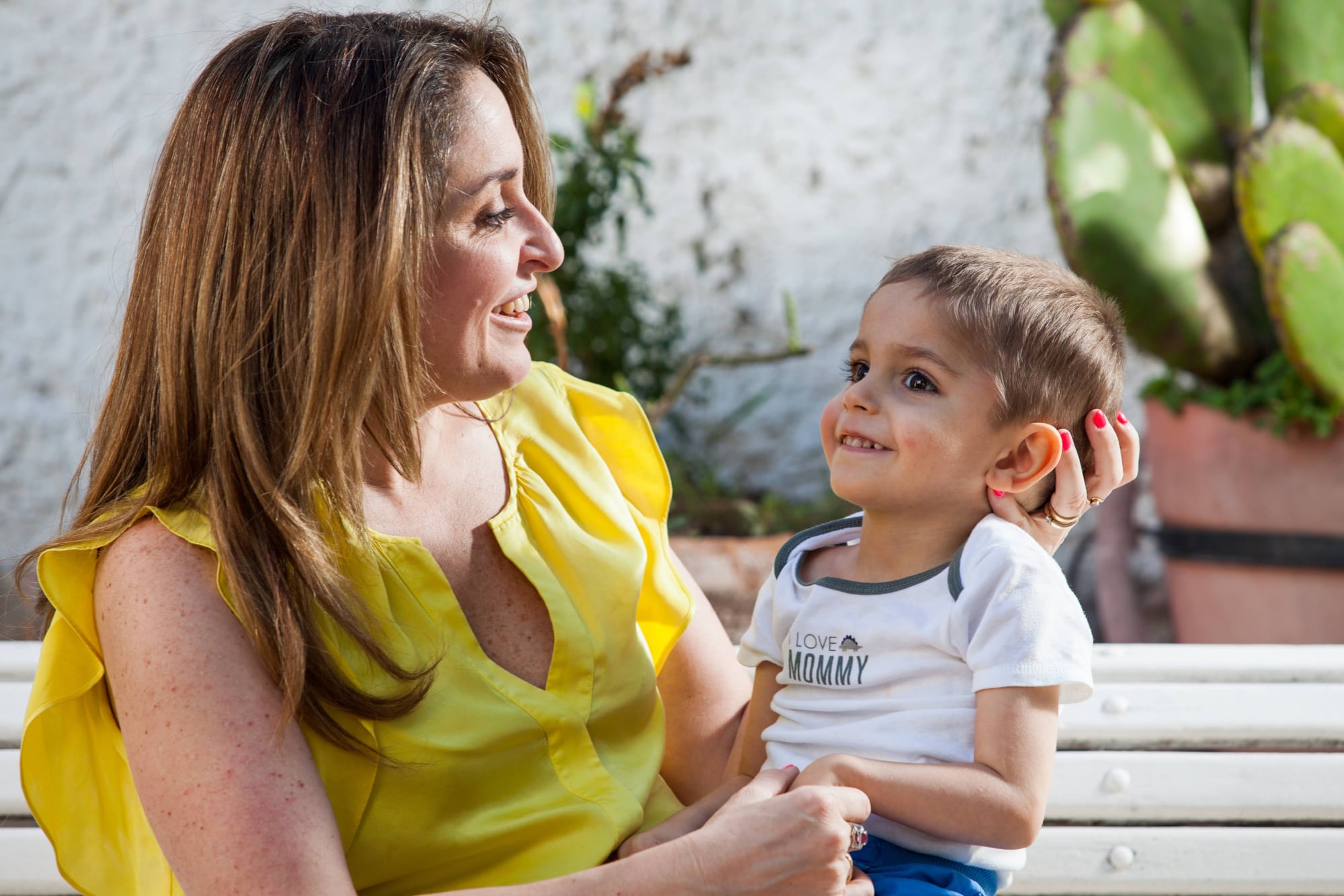 Barbara Anderson y su hijo Lucca