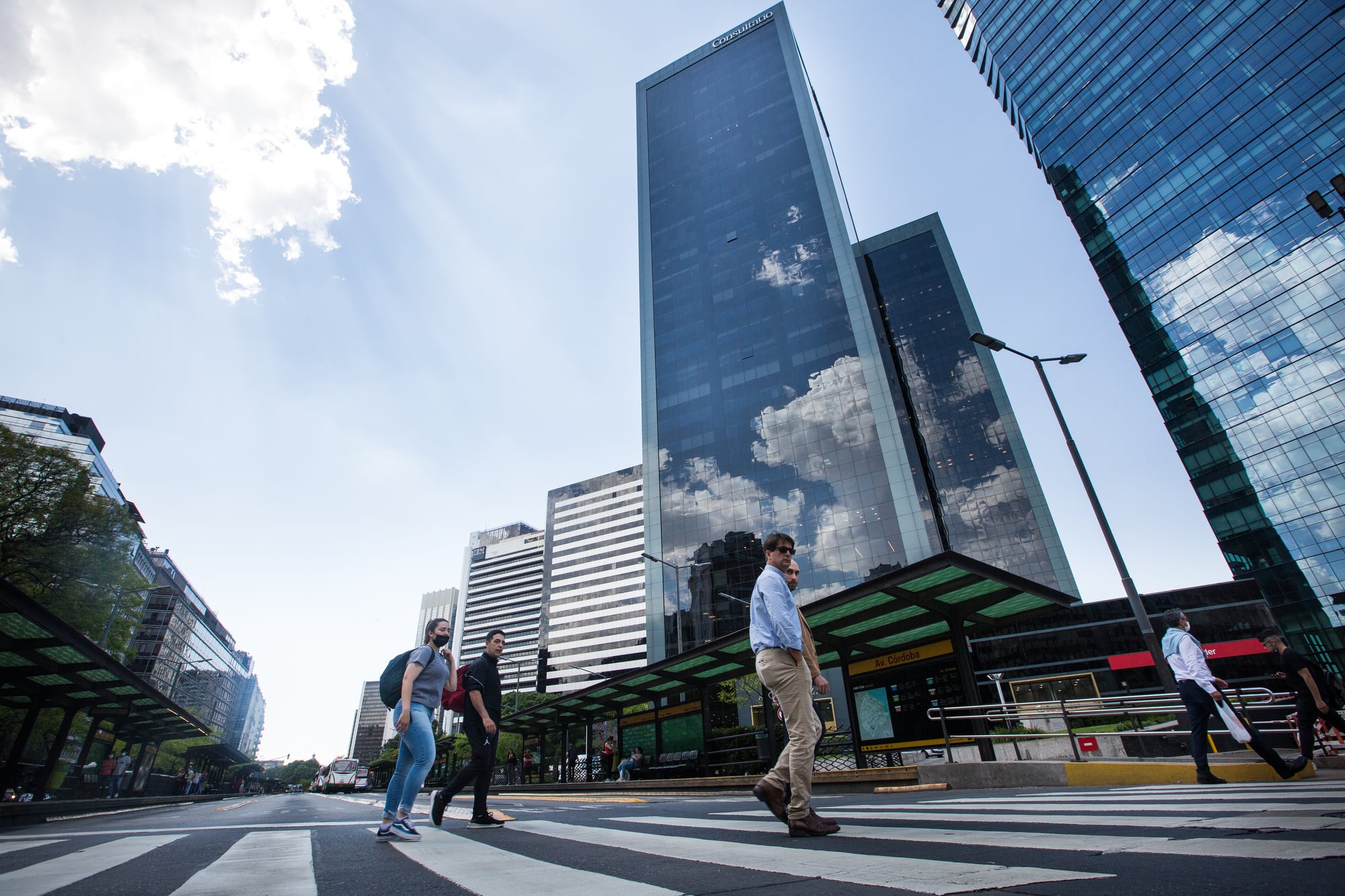 El achicamiento en la brecha entre los tipos de cambio del dólar llevó a que se duplique la ganancia que dejan los alquileres de oficinas, con respecto a un año atrás