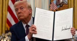 Trump firma órdenes ejecutivas sobre inteligencia artificial, criptomonedas y emite nuevos indultos