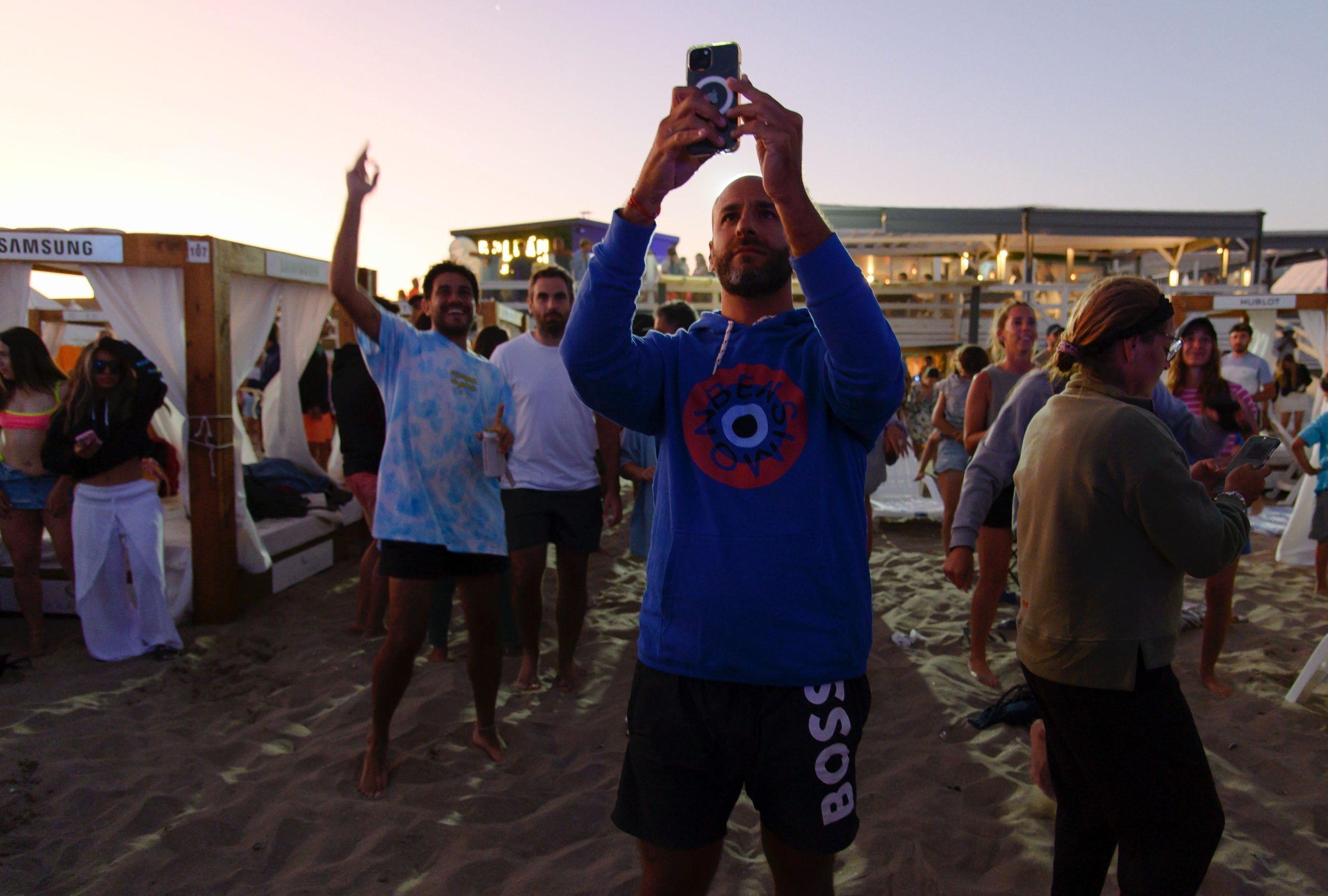 Cientos de personas disfrutan de Casa Mar de jueves a domingo