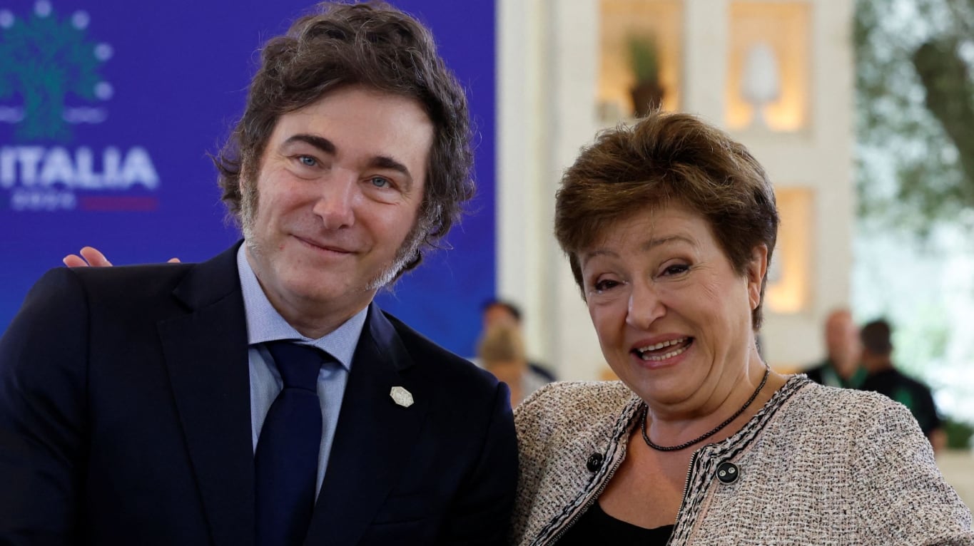 El Gobierno trabaja en un nuevo acuerdo con el FMI, conducido por Kristalina Georgieva, para reforzar las reservas del Banco Central en 2025. (Foto: Reuters).