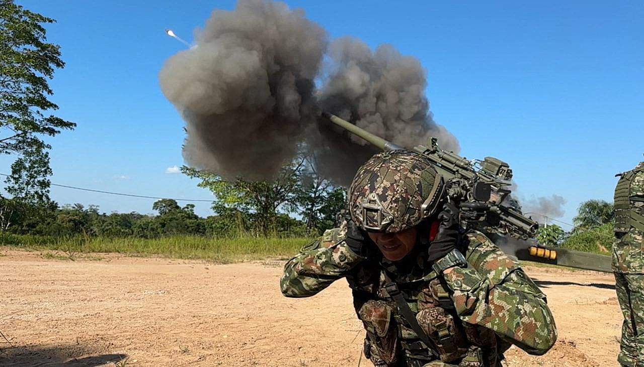 Soldados colombianos, en un ejercicio de artillería cerca de Tibú, Norte de Santander.