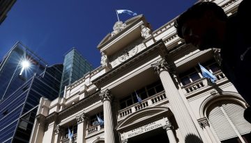 El Gobierno cerró el año con calma cambiaria y compras récord de reservas: las proyecciones para 2025