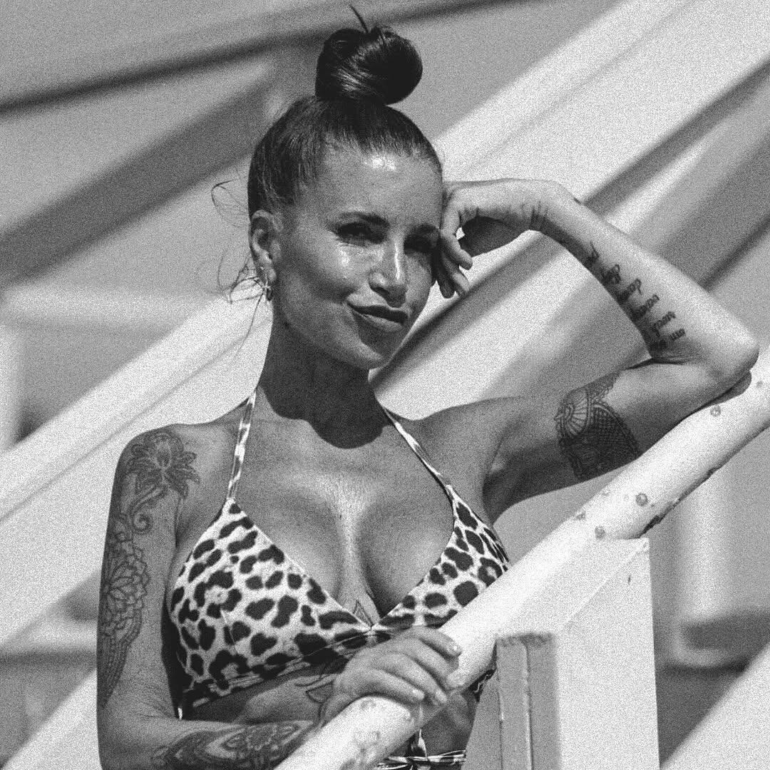 Florencia Peña escotadísima en bikini animal print. (Foto: Instagram/@flor_de_p)