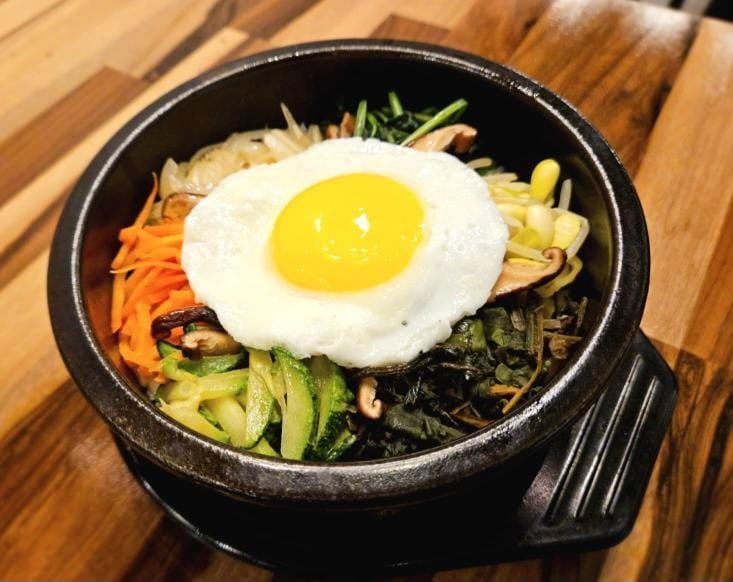 Bibimbap, el plato coreano de El Juego del Calamar, en Annyeong