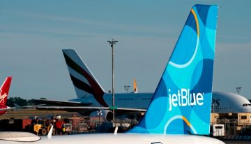 EEUU multa a JetBlue con 2 millones de dólares por retrasos crónicos en sus vuelos