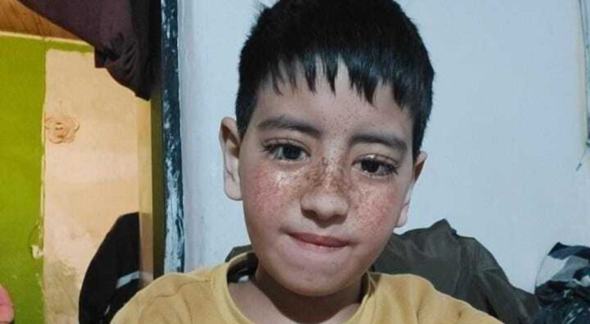 Una nena de 3 años jugaba en la vereda, fue atropellada por un vecino y murió