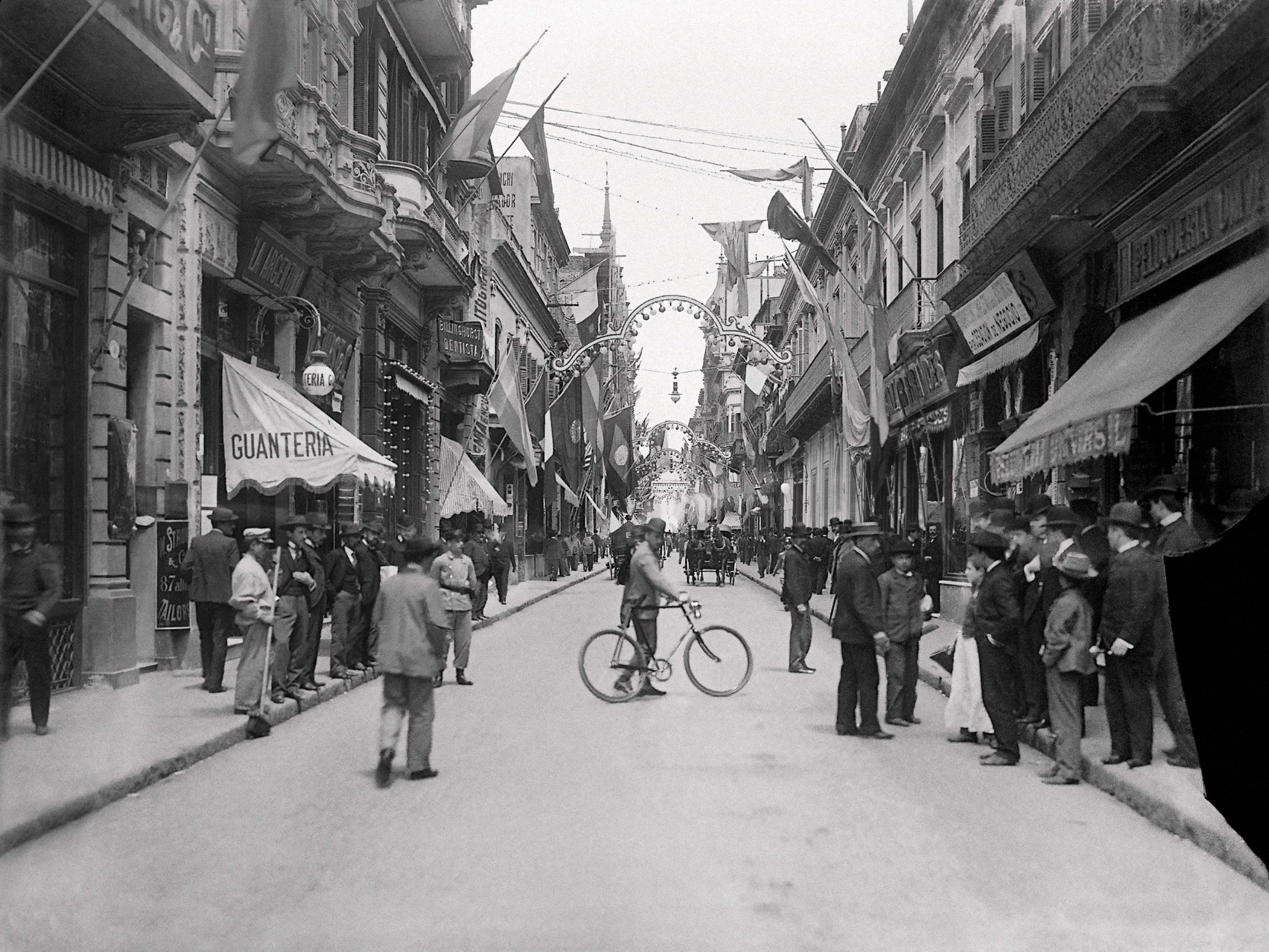 Florida desde Bartolomé Mitre hacia el sur, en una foto de Harry G. Olds, ca. 1900.