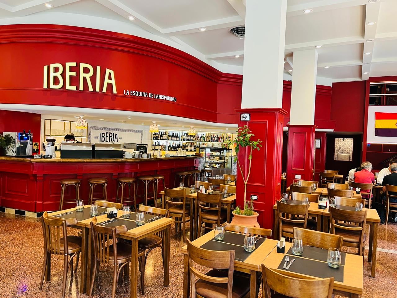 El bar Iberia se convirtió en un ícono.