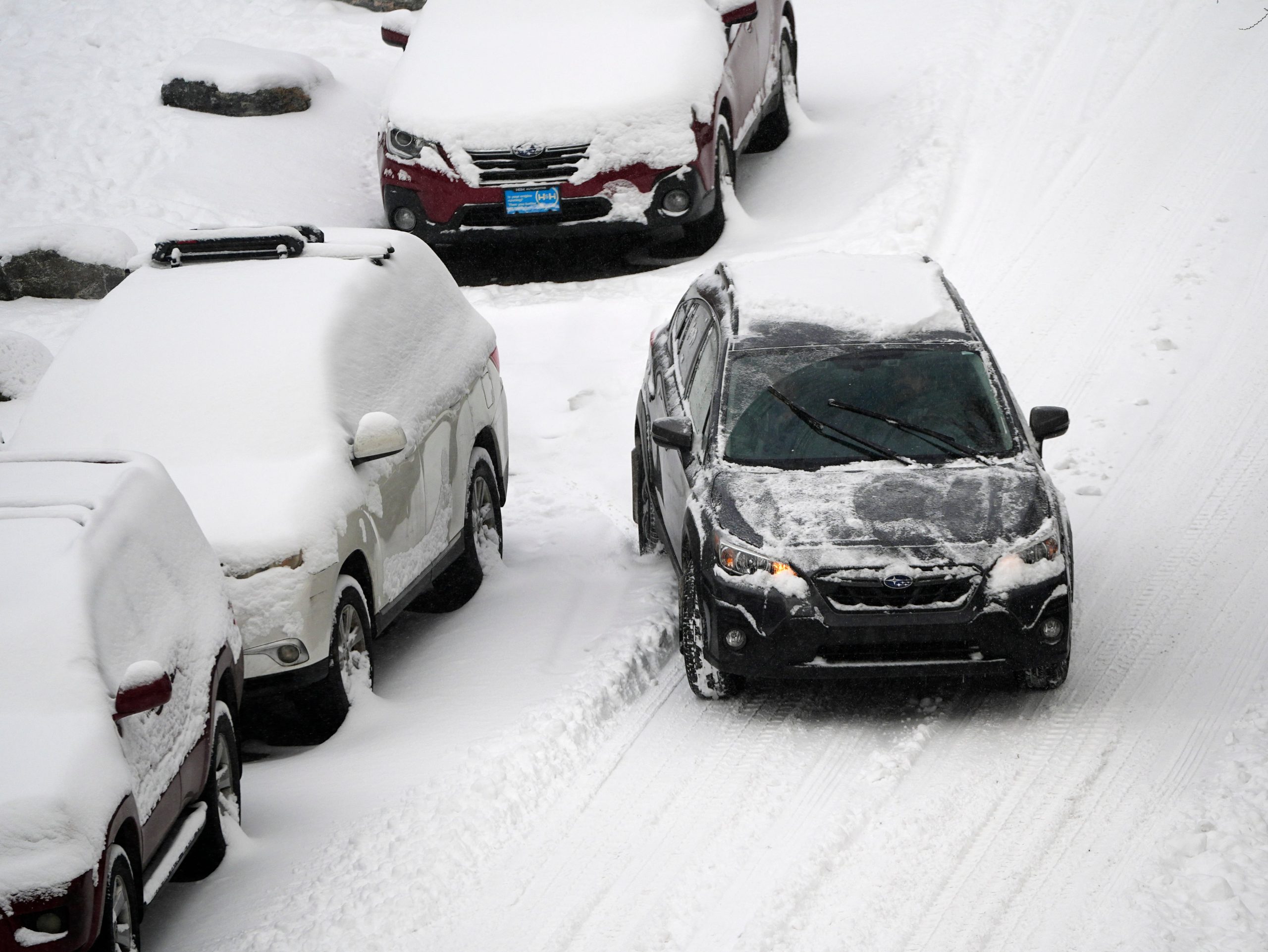 Se esperan nuevas nevadas intensas en el centro y noreste de EE.UU. (AP Foto/David Zalubowski)