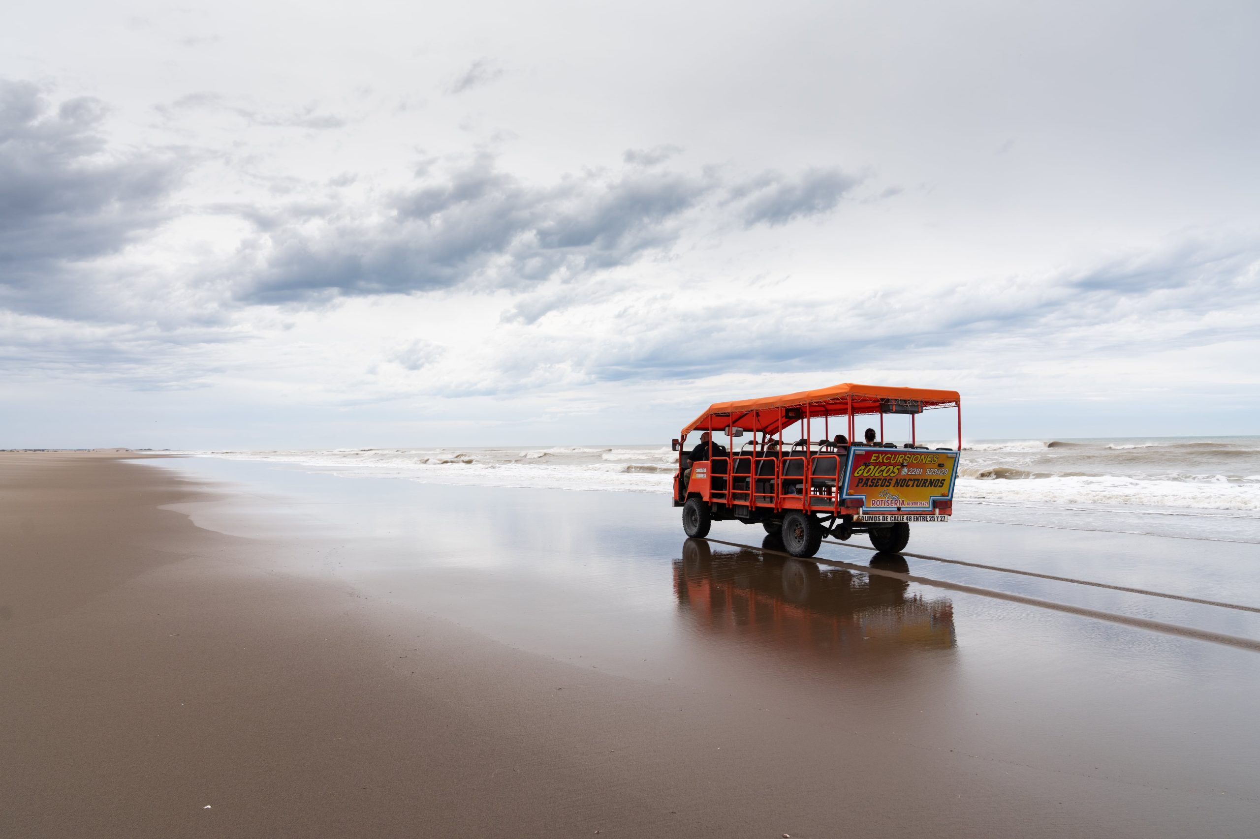 Excursiones Goicos propone una salida muy entretenida por la playa.