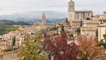 España: a 100 kilómetros de Barcelona, la ciudad que es un tesoro oculto y fue escenario de Game of Thrones