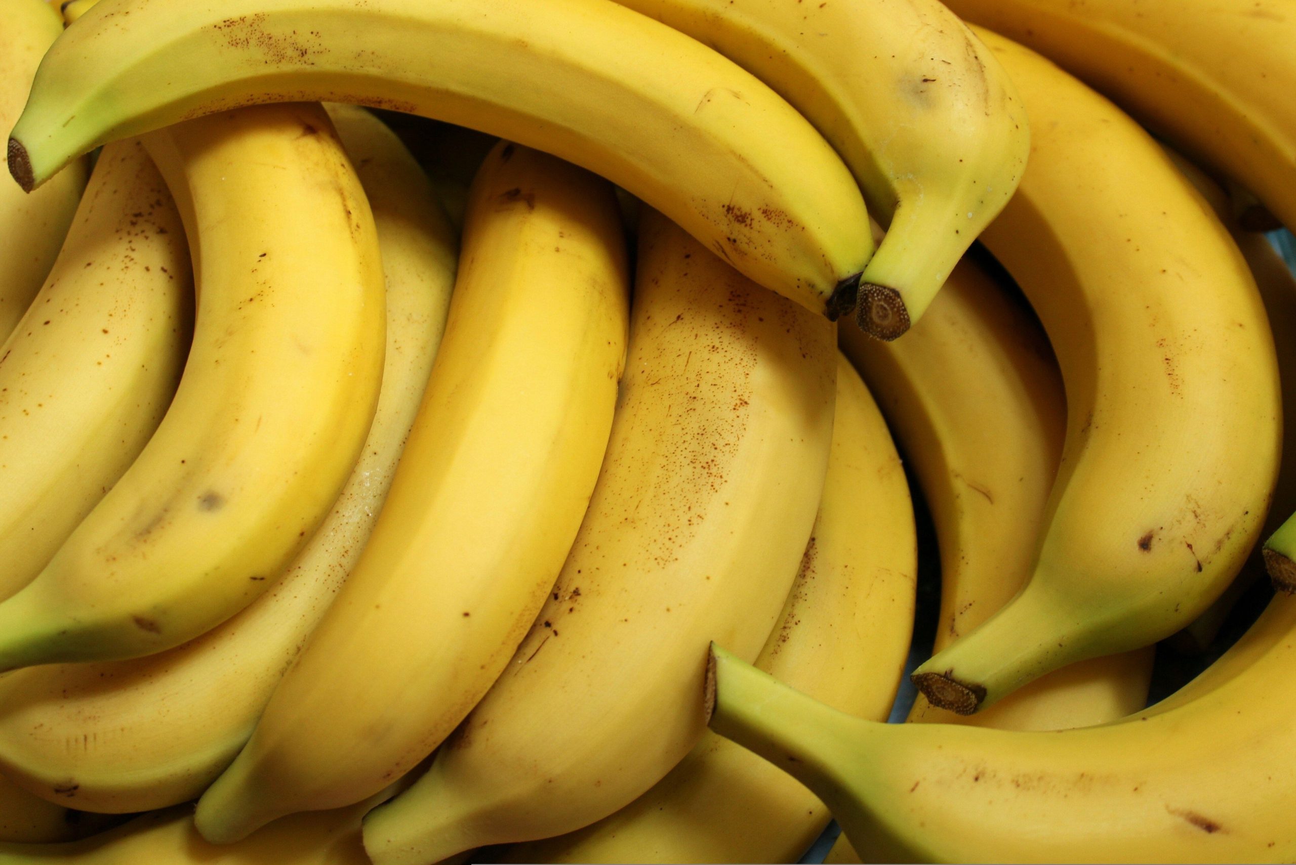 La banana, con su aporte de potasio, mantiene la hidratación y elasticidad de la piel