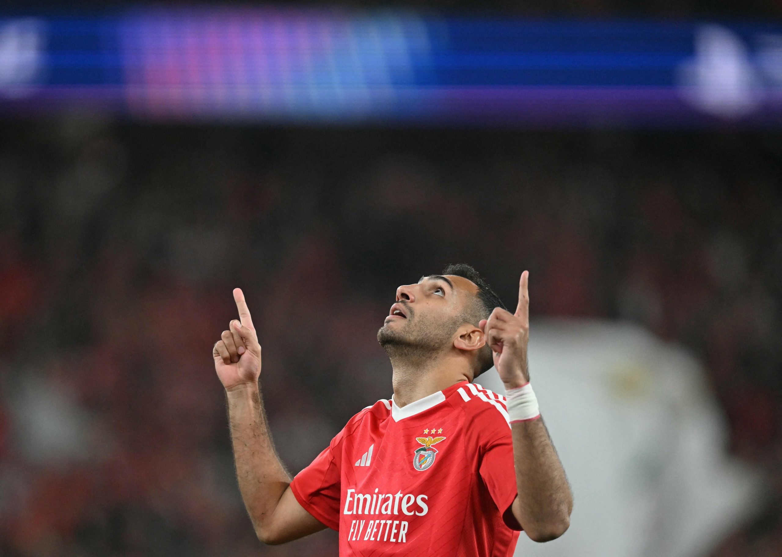 Benfica's Greek forward #14 Vangelis Pavlidis celebrates scoring his team's second goal during the UEFA Champions League, league phase football match between SL Benfica and FC Barcelona at Luz stadium in Lisbon on January 21, 2025. (Photo by PATRICIA DE MELO MOREIRA / AFP)