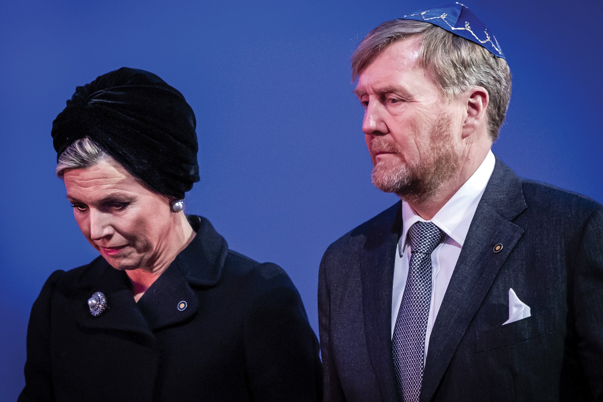 En las conmemoraciones de 2015 y de 2020 en Auschwitz-Birkenau, los reyes de los Países Bajos habían asistido solos. En este 80.° aniversario, sumaron a su primogénita Amalia. El rey Guillermo Alejandro usó kipá durante el acto.