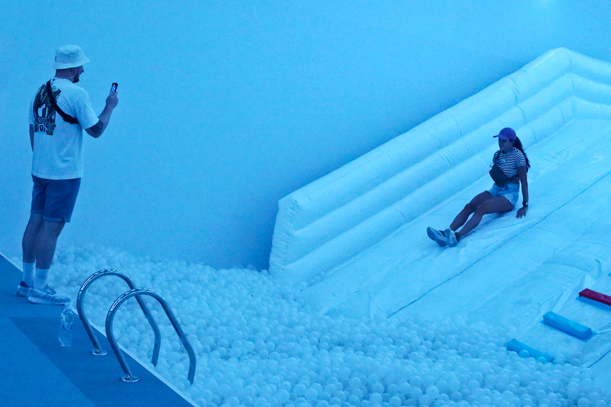 Una piscina XL con millones de pelotas, ideal para divertirse en Blow Up