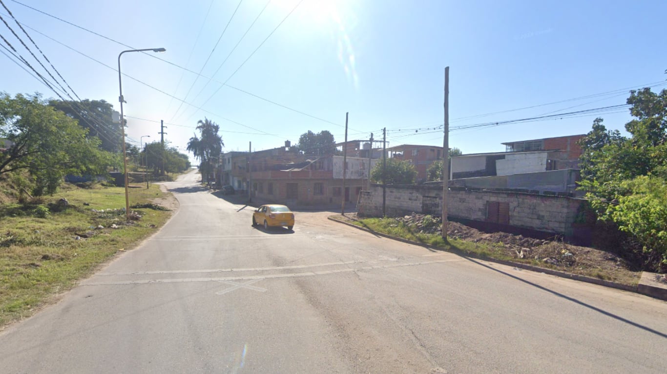 Todo comenzó en el cruce de las calles Estados Unidos y Falucho, en San Salvador de Jujuy. (Foto: Google Street View)