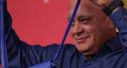 Diosdado Cabello desmintió la detención de Corina Machado y se burló: “¿Me avisan si ven un bolso azul por ahí?”